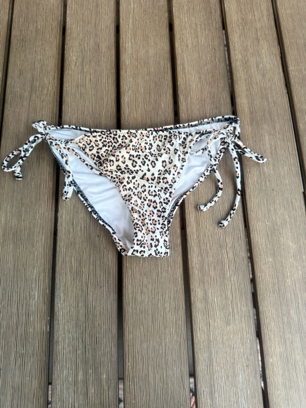 Victoria’s Secret Teeny Bikini Leopard Print Tie Side Bottoms Small